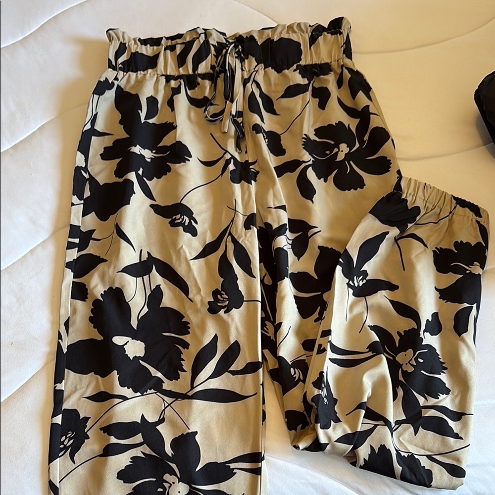 Floral Print Pants in Black and Tan